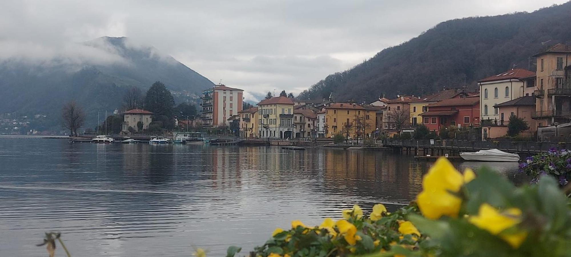Rifugio Sul Lago Di Lugano A Porto Ceresio Eksteriør billede